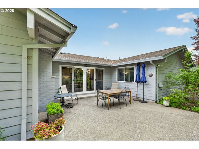 1445 Ne COUNTRY CLUB Ave, Gresham, OR 97030