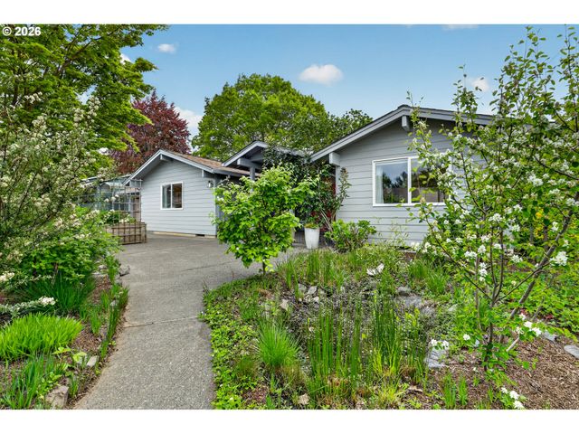 1445 Ne COUNTRY CLUB Ave, Gresham, OR 97030