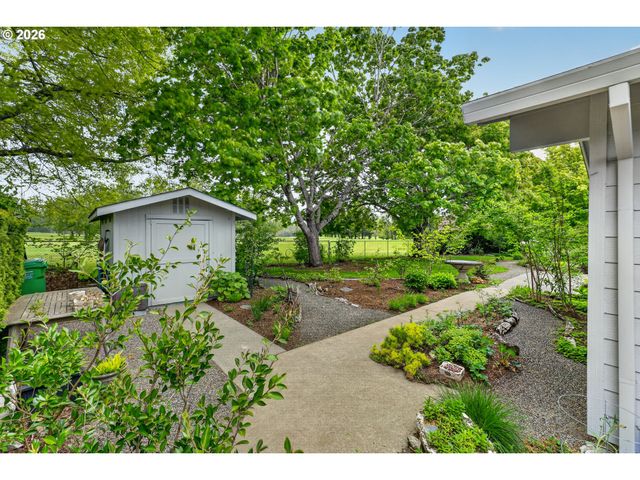 1445 Ne COUNTRY CLUB Ave, Gresham, OR 97030