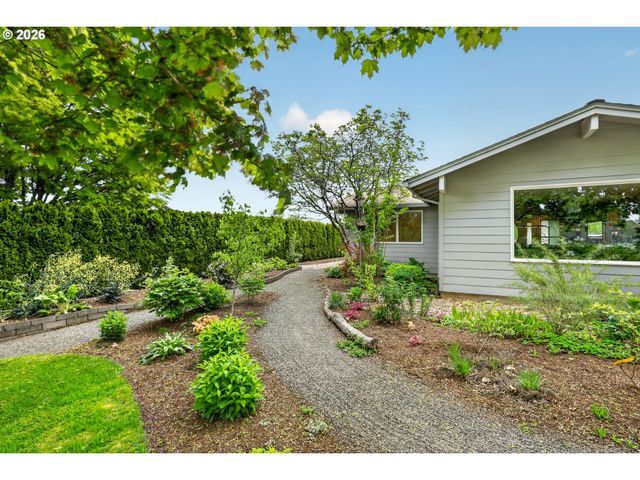 1445 Ne COUNTRY CLUB Ave, Gresham, OR 97030