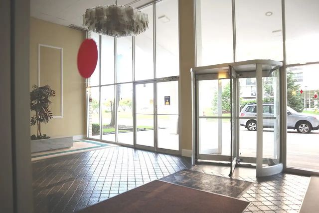 9009 Golf Road 8B, Des Plaines, IL 60016