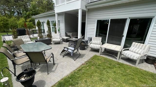 40 Greentree Court, Shirley, NY 11967