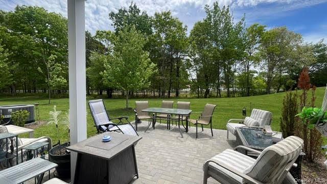 40 Greentree Court, Shirley, NY 11967