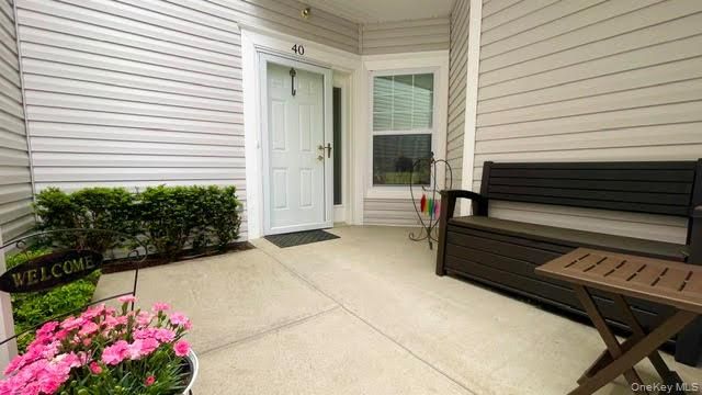 40 Greentree Court, Shirley, NY 11967