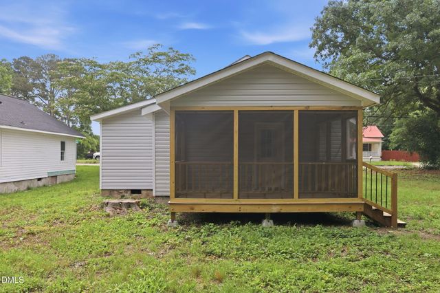 98 S Fayetteville Street, Parkton, NC 28371