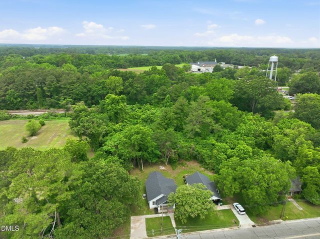 98 S Fayetteville Street, Parkton, NC 28371