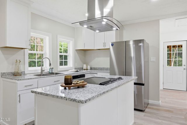 98 S Fayetteville Street, Parkton, NC 28371