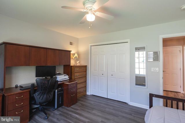 2050 CLOVERTON DR, Columbia, PA 17512