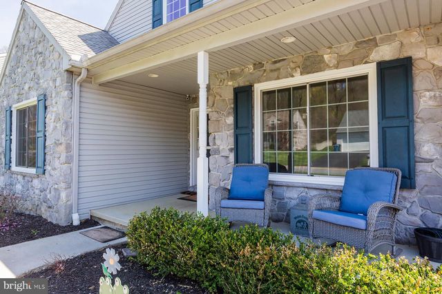 2050 CLOVERTON DR, Columbia, PA 17512