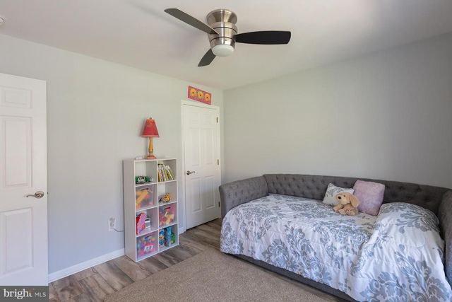 2050 CLOVERTON DR, Columbia, PA 17512