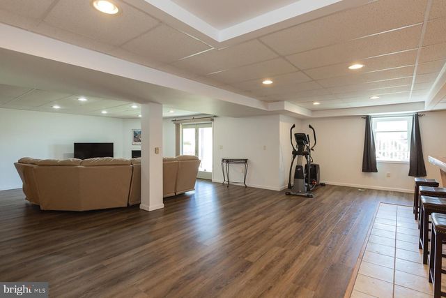 2050 CLOVERTON DR, Columbia, PA 17512