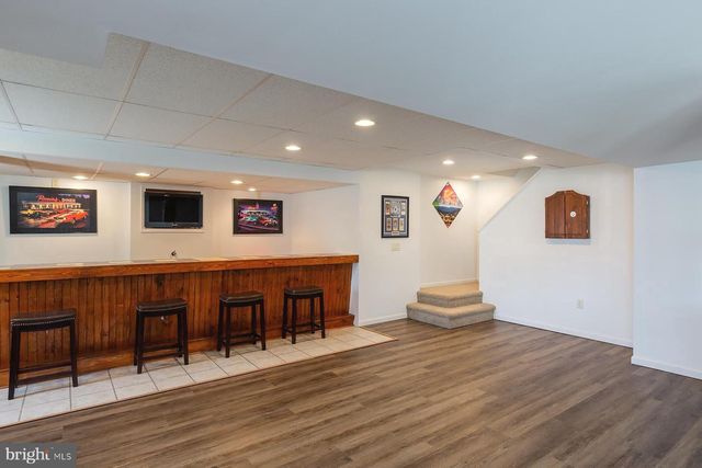 2050 CLOVERTON DR, Columbia, PA 17512