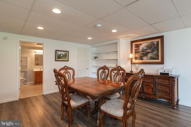 2050 CLOVERTON DR, Columbia, PA 17512