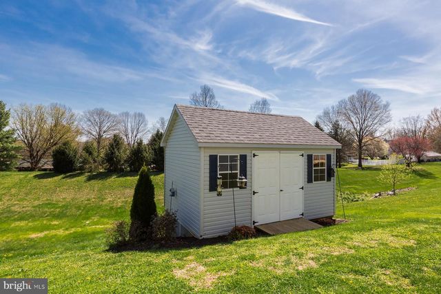 2050 CLOVERTON DR, Columbia, PA 17512