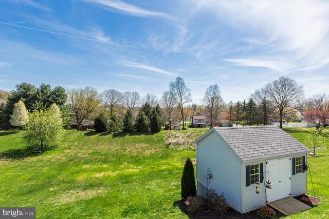 2050 CLOVERTON DR, Columbia, PA 17512