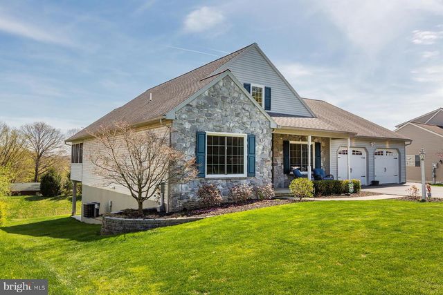 2050 CLOVERTON DR, Columbia, PA 17512