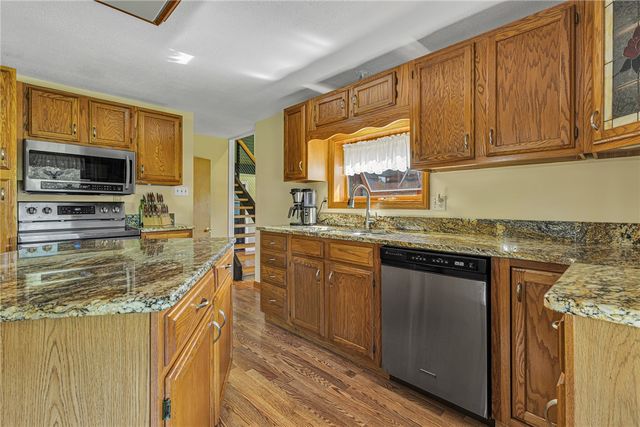 2085 Frew Mill Rd, Shenango Twp, PA 16101