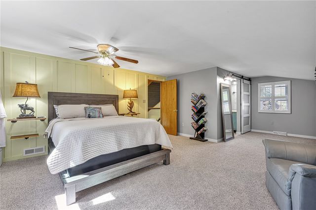 2085 Frew Mill Rd, Shenango Twp, PA 16101