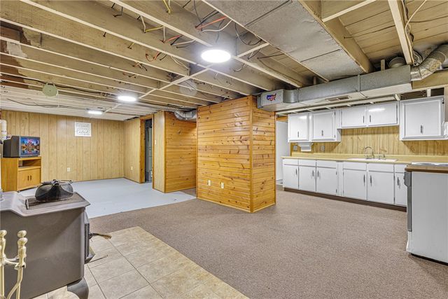 2085 Frew Mill Rd, Shenango Twp, PA 16101