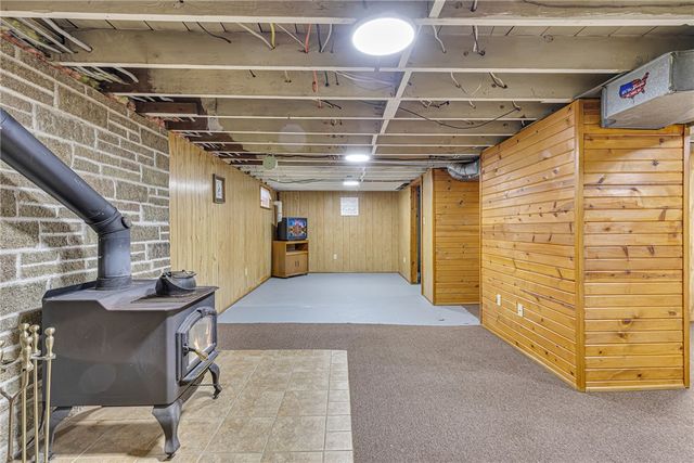 2085 Frew Mill Rd, Shenango Twp, PA 16101