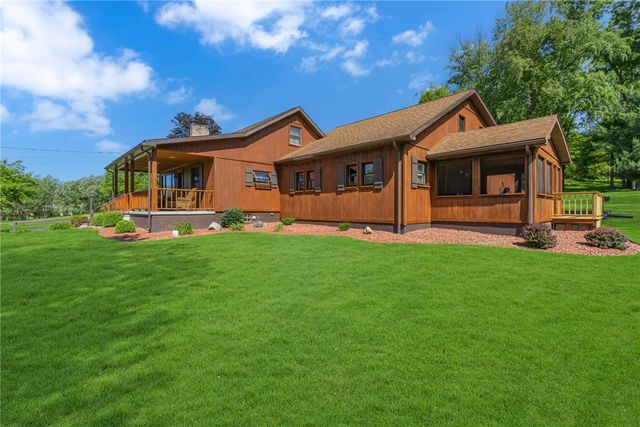 2085 Frew Mill Rd, Shenango Twp, PA 16101