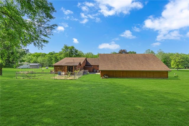 2085 Frew Mill Rd, Shenango Twp, PA 16101