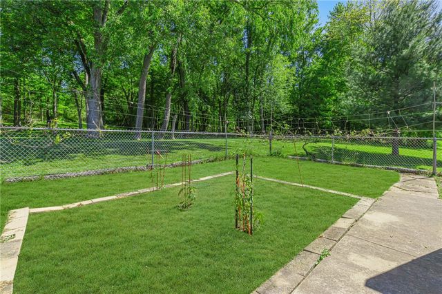 2085 Frew Mill Rd, Shenango Twp, PA 16101