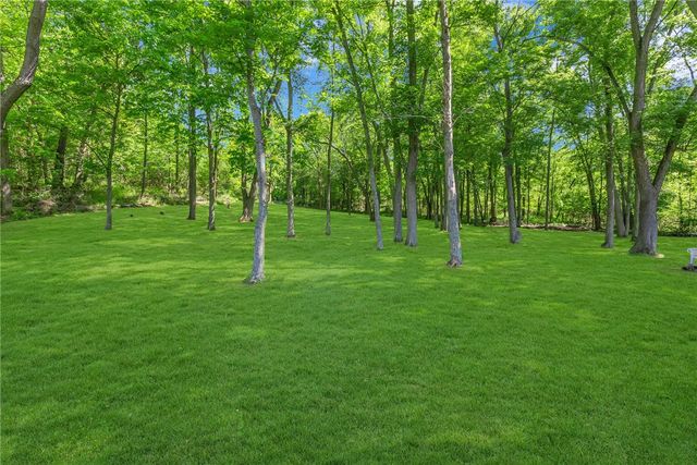 2085 Frew Mill Rd, Shenango Twp, PA 16101