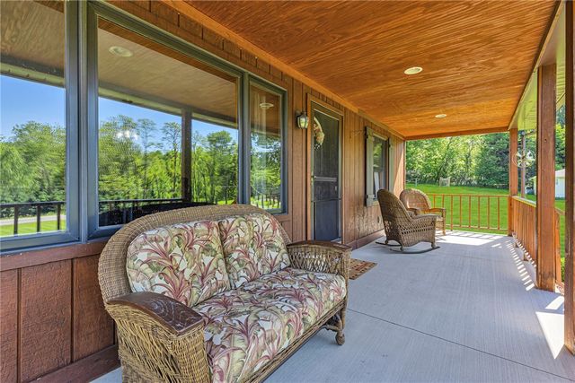 2085 Frew Mill Rd, Shenango Twp, PA 16101
