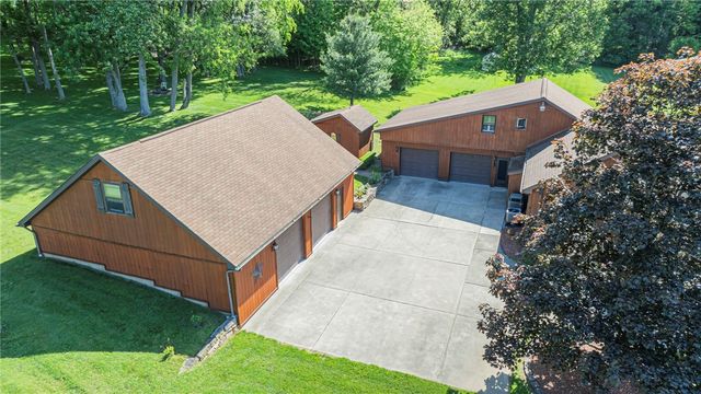 2085 Frew Mill Rd, Shenango Twp, PA 16101
