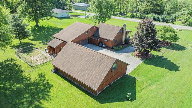 2085 Frew Mill Rd, Shenango Twp, PA 16101