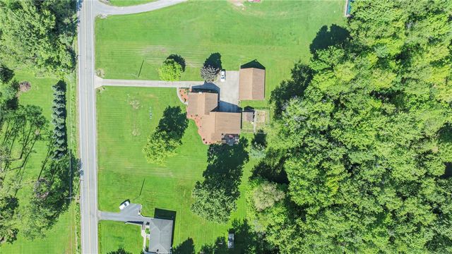 2085 Frew Mill Rd, Shenango Twp, PA 16101
