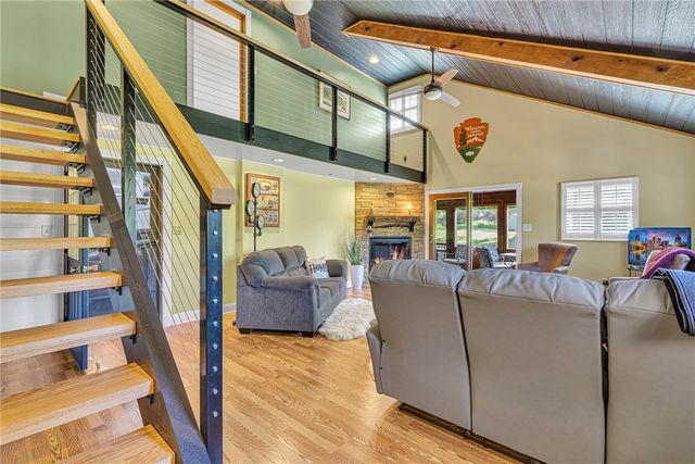 2085 Frew Mill Rd, Shenango Twp, PA 16101
