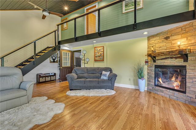 2085 Frew Mill Rd, Shenango Twp, PA 16101