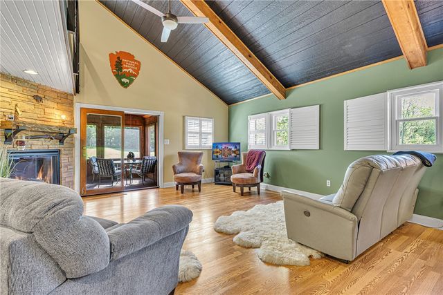 2085 Frew Mill Rd, Shenango Twp, PA 16101