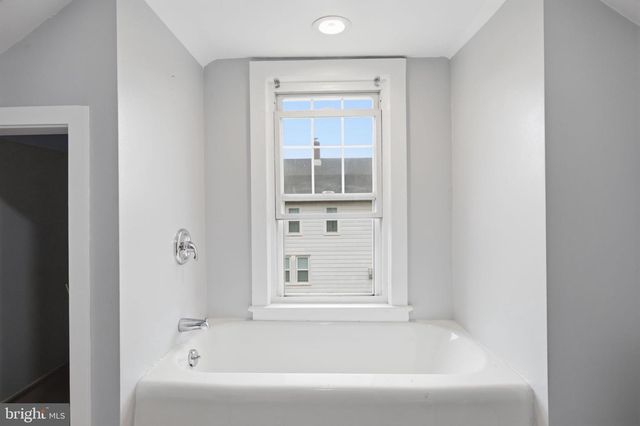 1134 GRIEB, Bristol, PA 19007