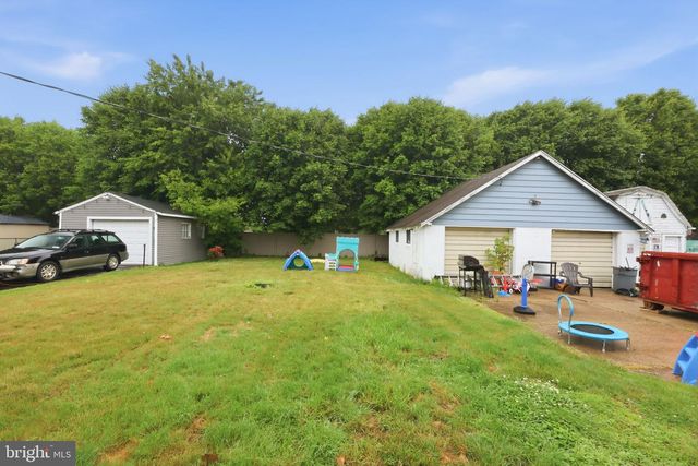 1134 GRIEB, Bristol, PA 19007