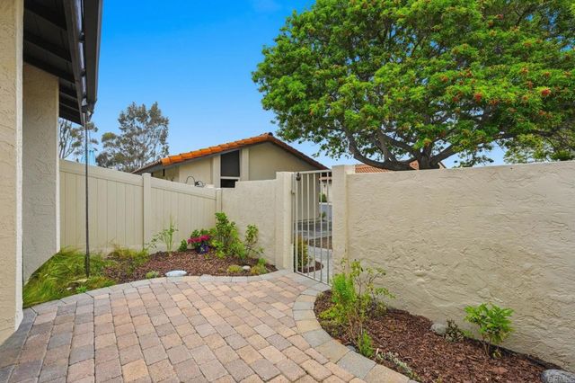 2168 Valleydale Lane, Encinitas, CA 92024