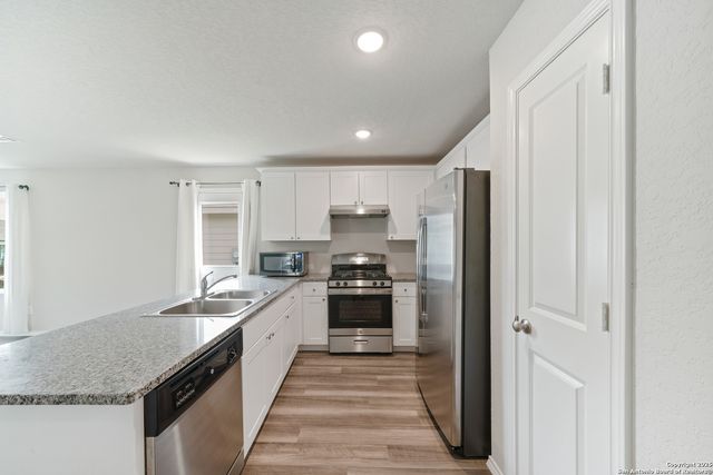 6534 Augustus Magee, San Antonio, TX 78220