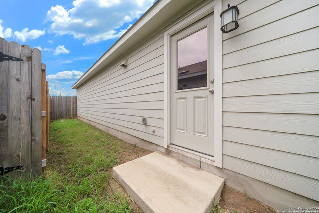 6534 Augustus Magee, San Antonio, TX 78220