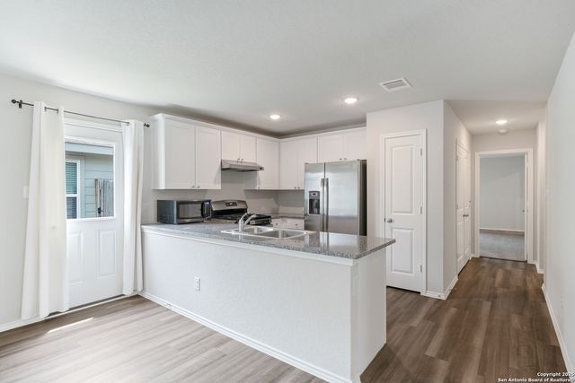 6534 Augustus Magee, San Antonio, TX 78220