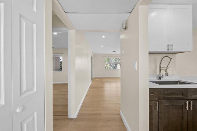 830 SW 9th Street Circle 204, Boca Raton, FL 33486