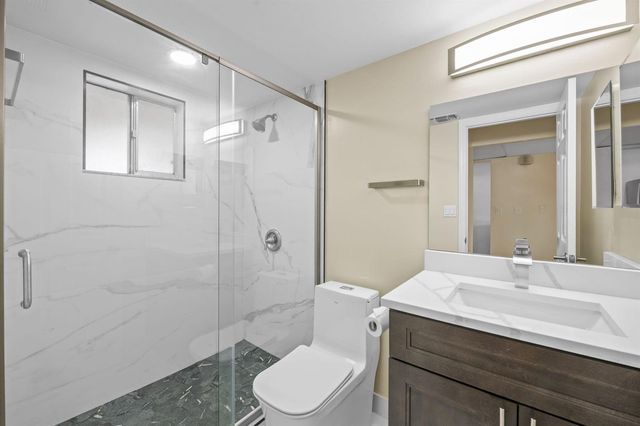 830 SW 9th Street Circle 204, Boca Raton, FL 33486
