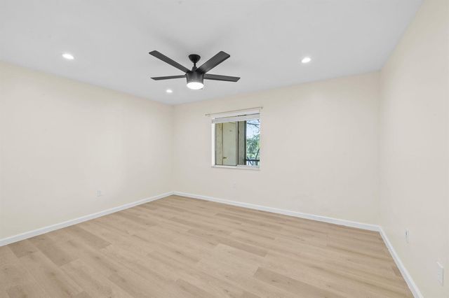 830 SW 9th Street Circle 204, Boca Raton, FL 33486
