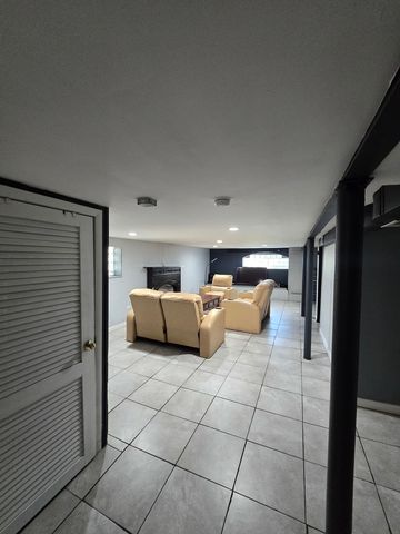 927 24th Avenue, Bellwood, IL 60104