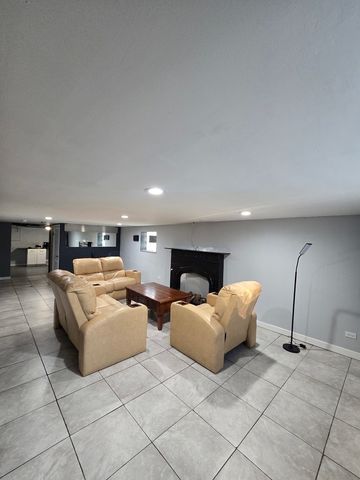 927 24th Avenue, Bellwood, IL 60104