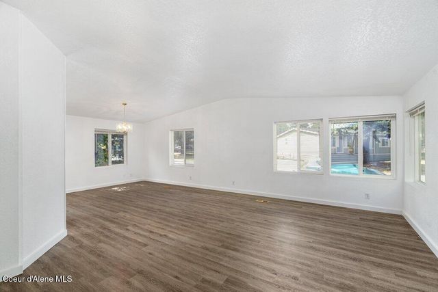 122 E Walrose Loop, Hayden, ID 83835