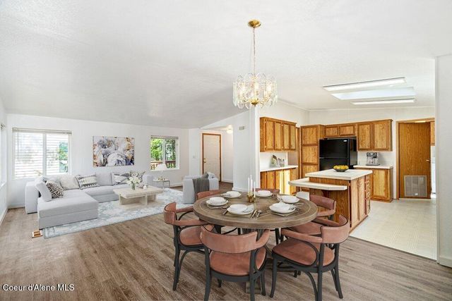 122 E Walrose Loop, Hayden, ID 83835