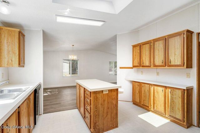 122 E Walrose Loop, Hayden, ID 83835