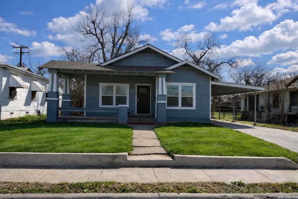 2650 E HOUSTON ST, San Antonio, TX 78202